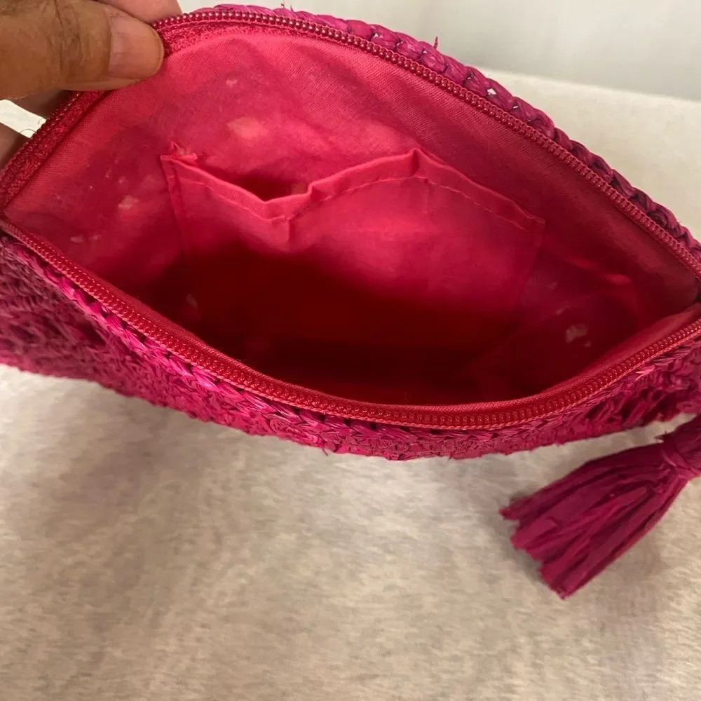 NWOT‎ Fuchsia Handcrafted Madagascar Crochet Clutch